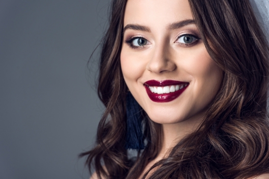 化妆粉底液和隔离防晒顺序,化妆的正确步骤教程粉底液