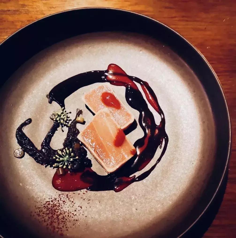 在上海最高的餐厅吃饭需要多少钱,上海最贵的餐厅吃一顿花多少