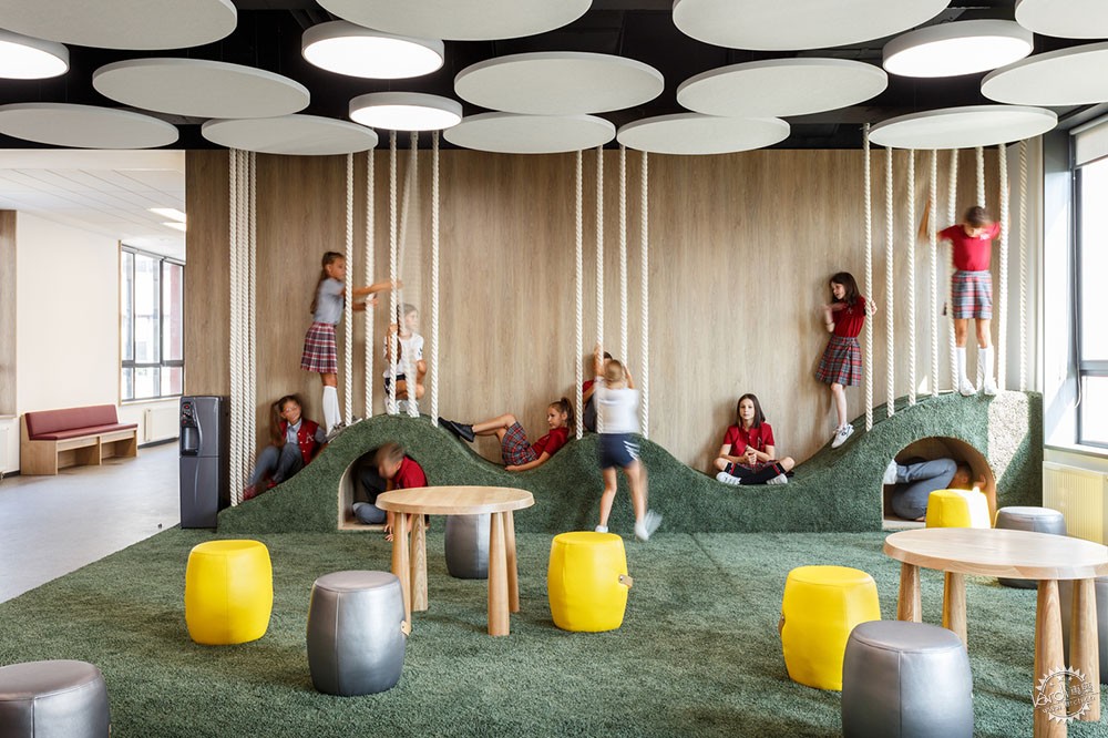 斑斓世界中的一抹白——基辅GymnasiumА+学校