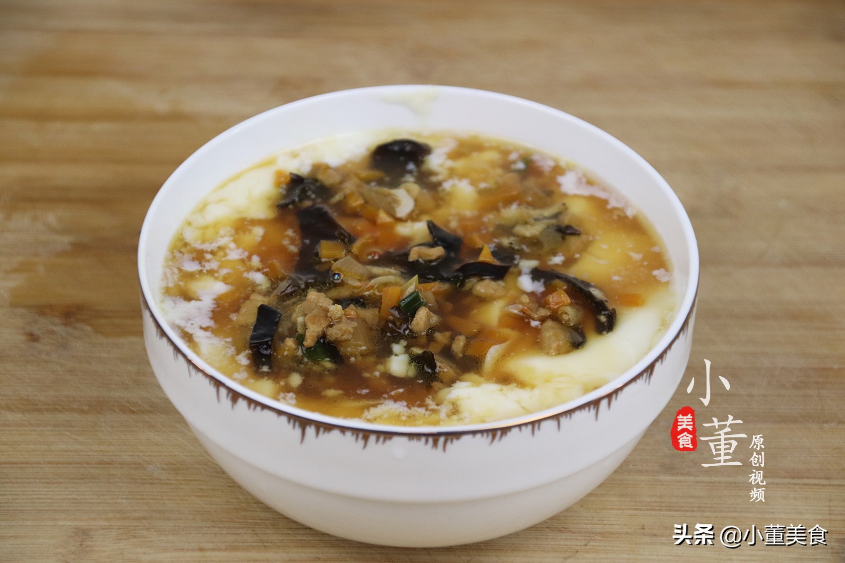 简单自制豆腐脑做法视频,在家自制豆腐脑鲜嫩爽滑入口即化