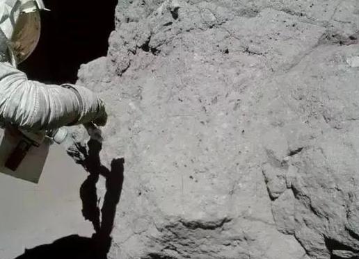 嫦娥五号探月样本会给美国吗,嫦娥五号带回的月壤首次公开亮相