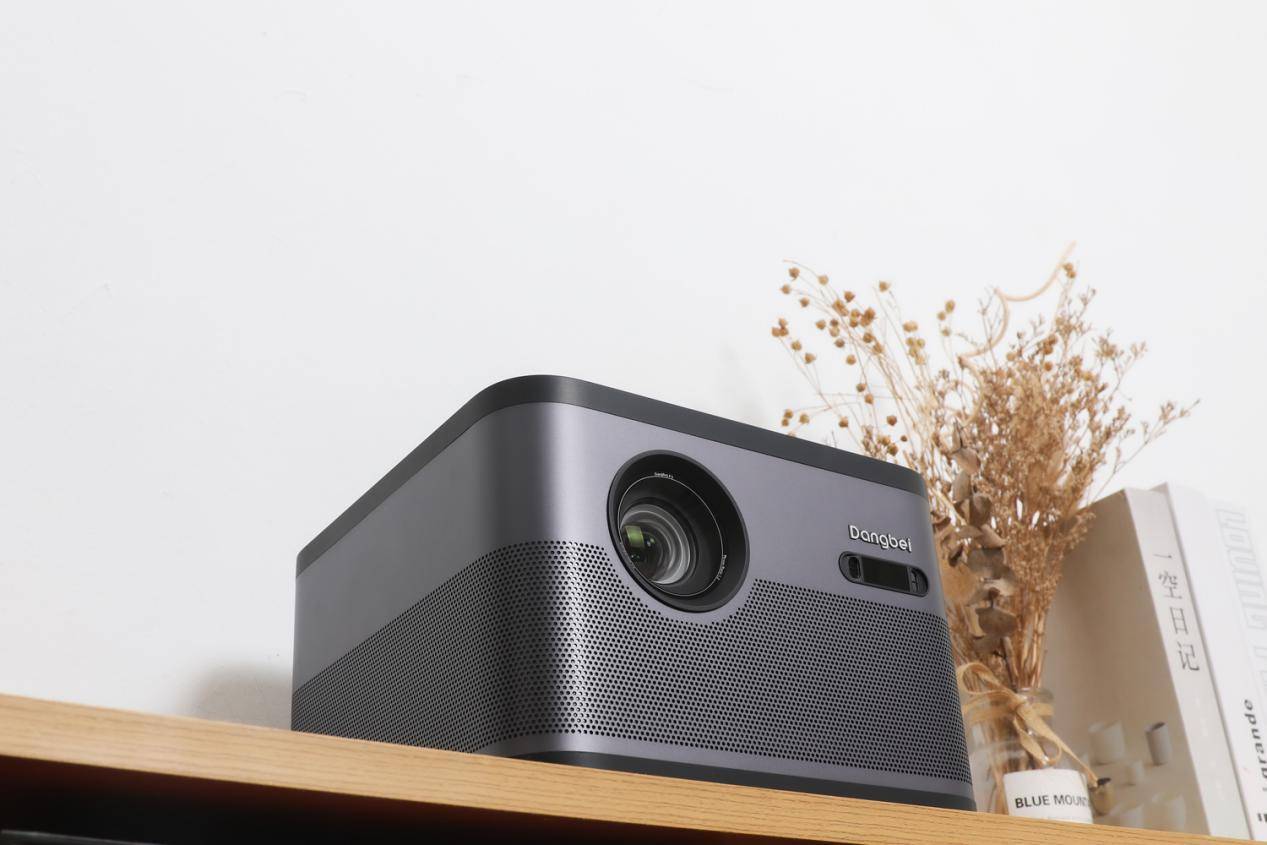 萌新扫盲贴：家用投影仪与商务投影仪的区别在那，别傻傻分不清