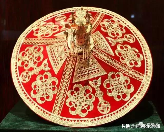 彝族银饰全套多少钱,彝族的银饰