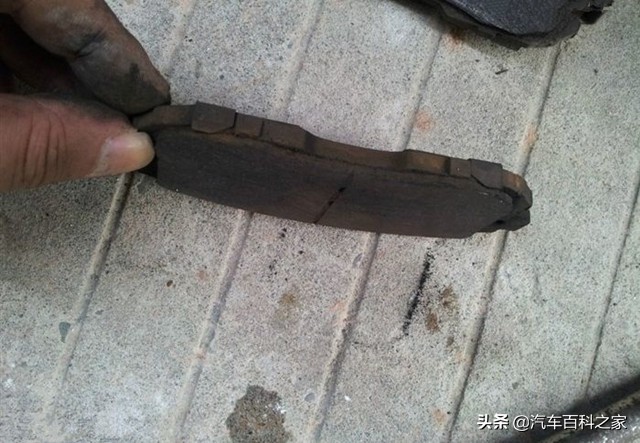 刹车有异响需要更换什么,摩托车换了刹车片刹车时有异响