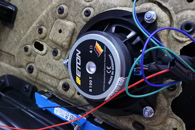 豪车原厂音响怎么没有4门隔音,豪车原车音响