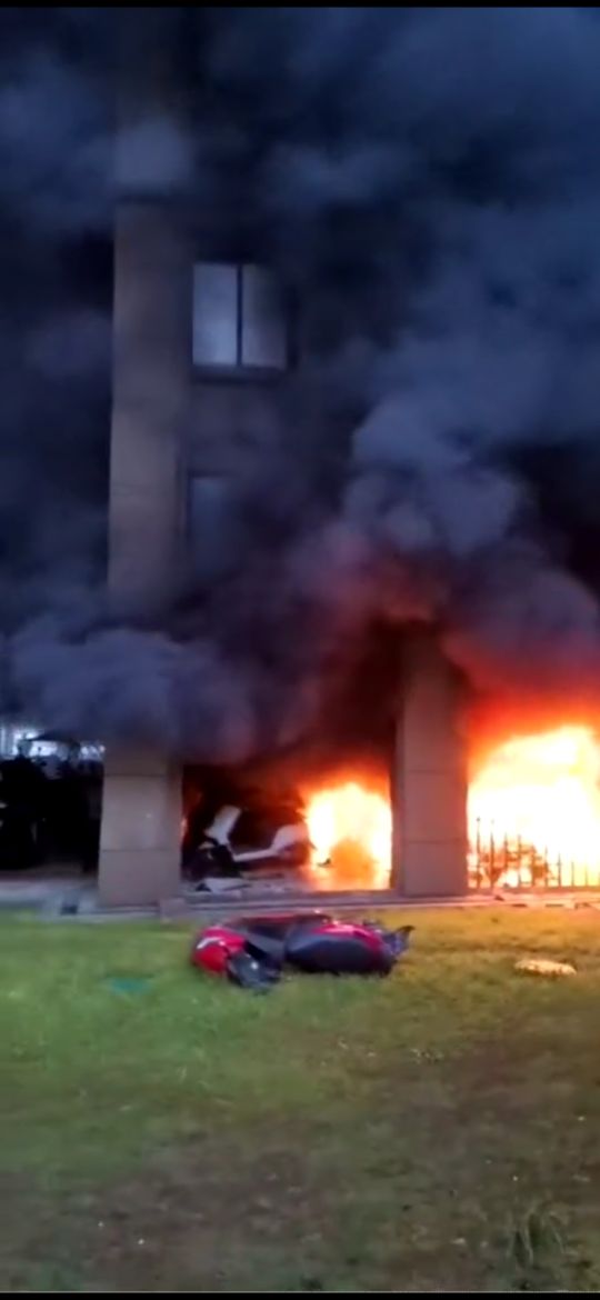 昆山电动车起火爆炸视频,昆山柏庐车祸