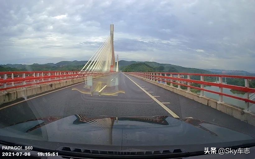 7天3000公里,宝马x57000公里发现烧机油