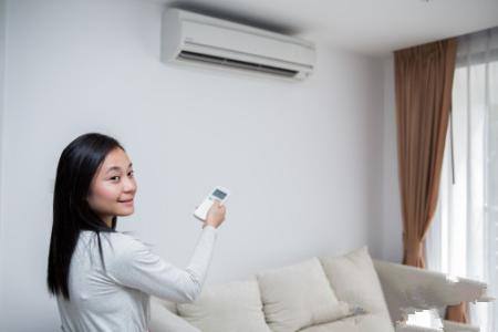 坐月子吹空调注意事项,坐月子吹了风该怎么治疗