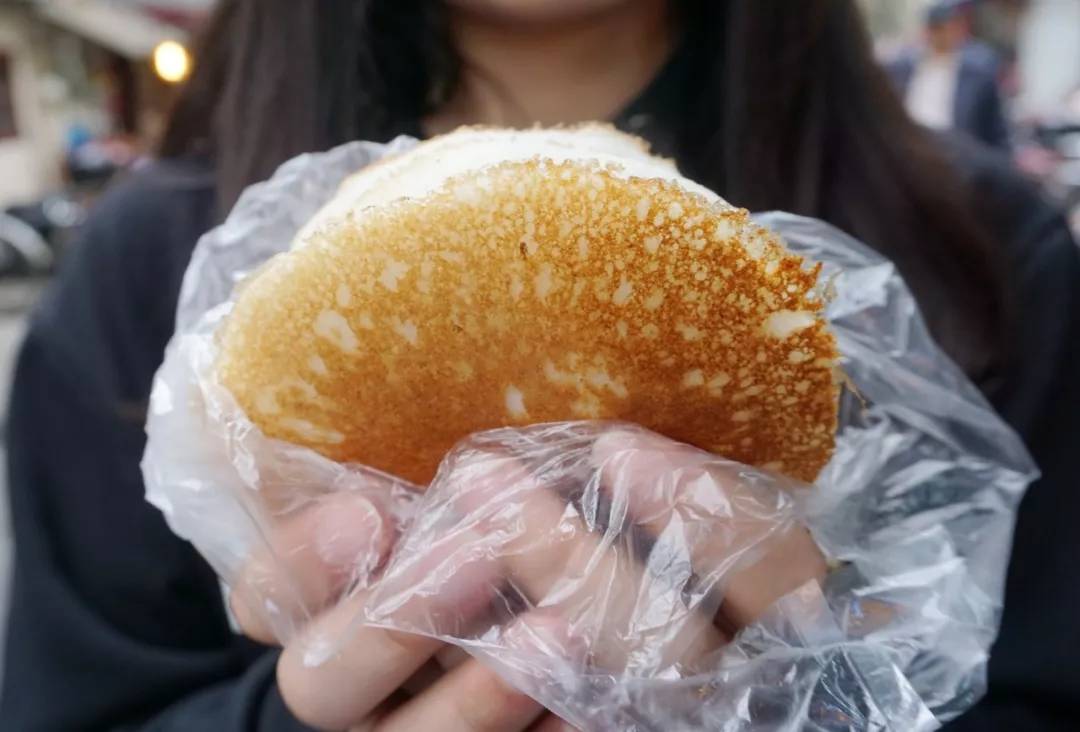 一天只卖4小时的米饭饼,去晚了可真吃不到!