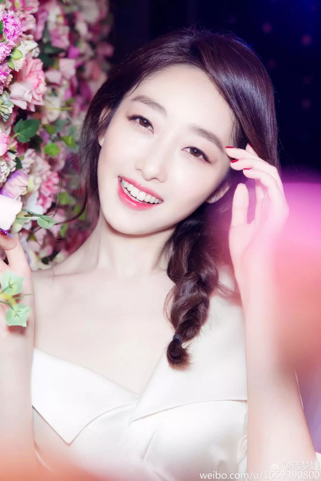 沈梦辰和董璇现在怎么样了,沈梦辰和吴昕二手店