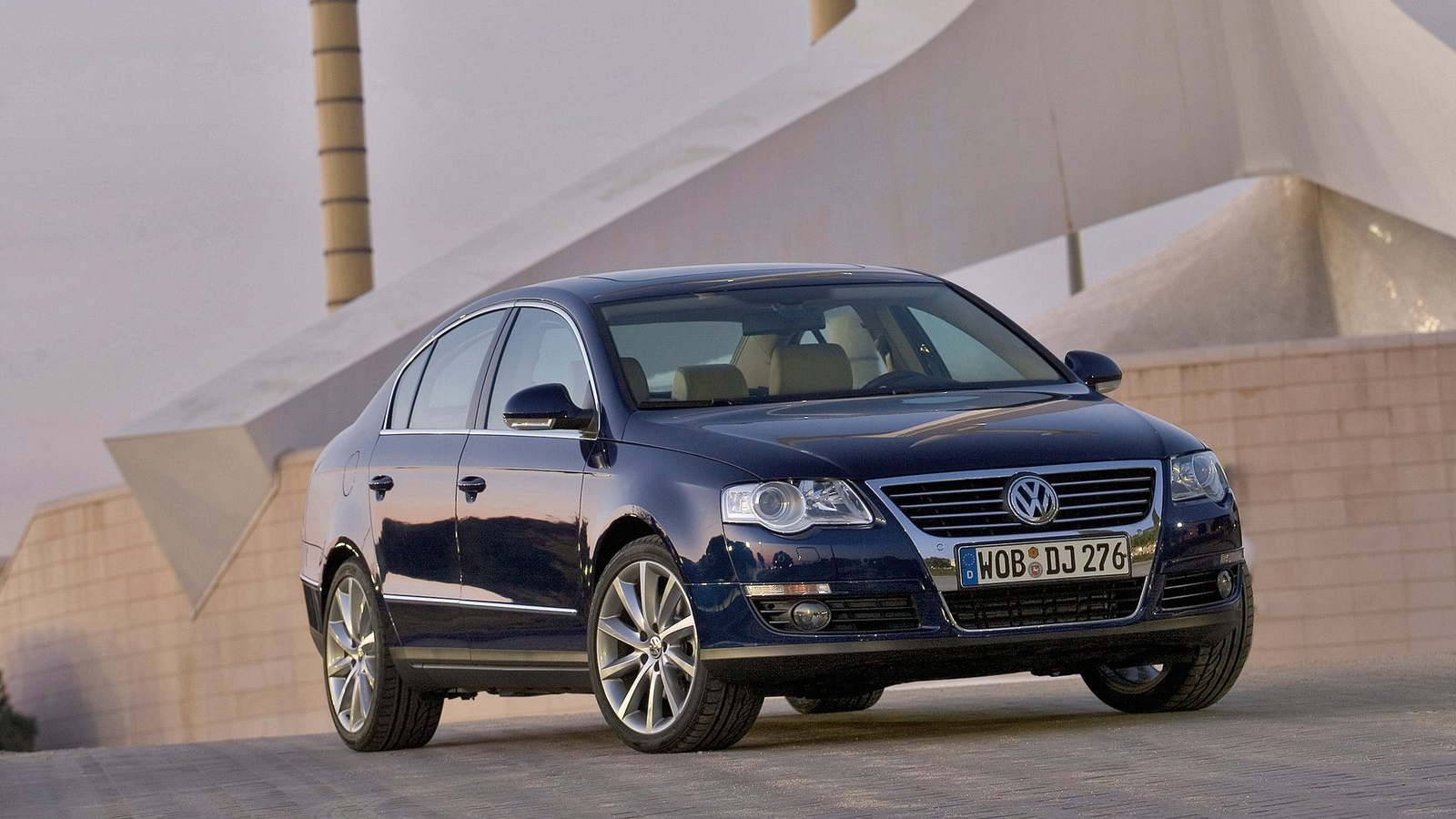 想拥有一台豪华品牌轿车,想拥有一台自己的车