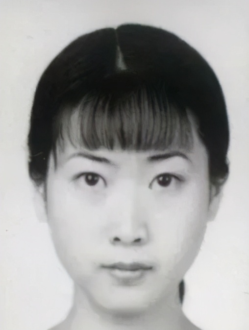 43岁芙蓉姐姐：从全网黑到资本过亿，被骂多年的她全凭不认命？