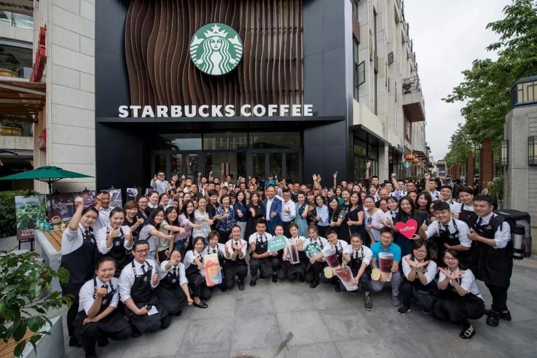 星巴克14薪还有年终奖吗,星巴克中国全职员工将享14薪