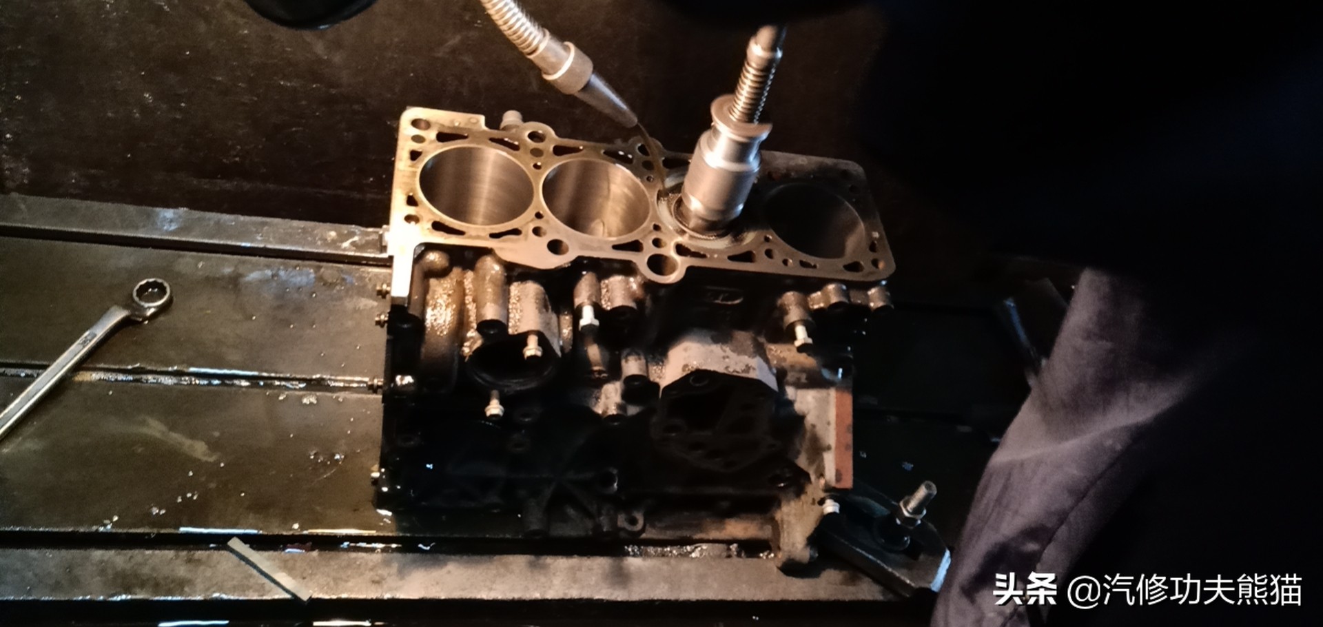 10年奥迪a6l2.0t烧机油维修,奥迪a6l2.0t烧机油吗