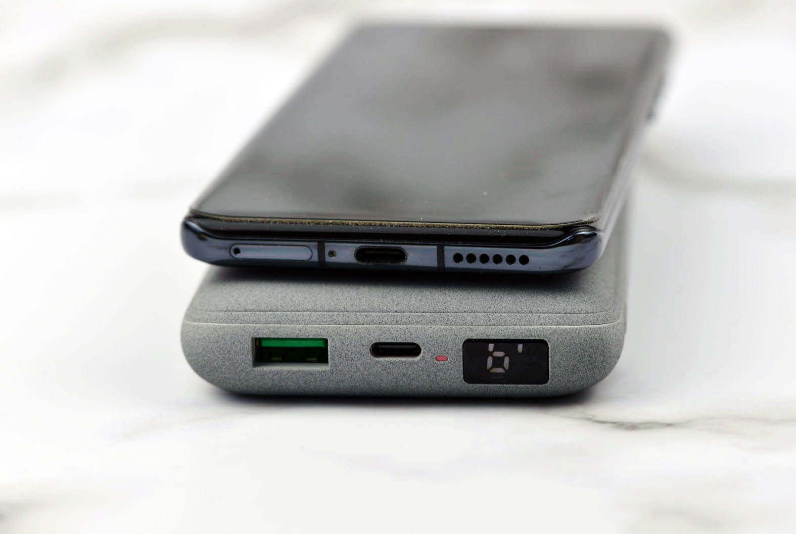 充电宝轻巧好携带,充电宝什么样的容量大