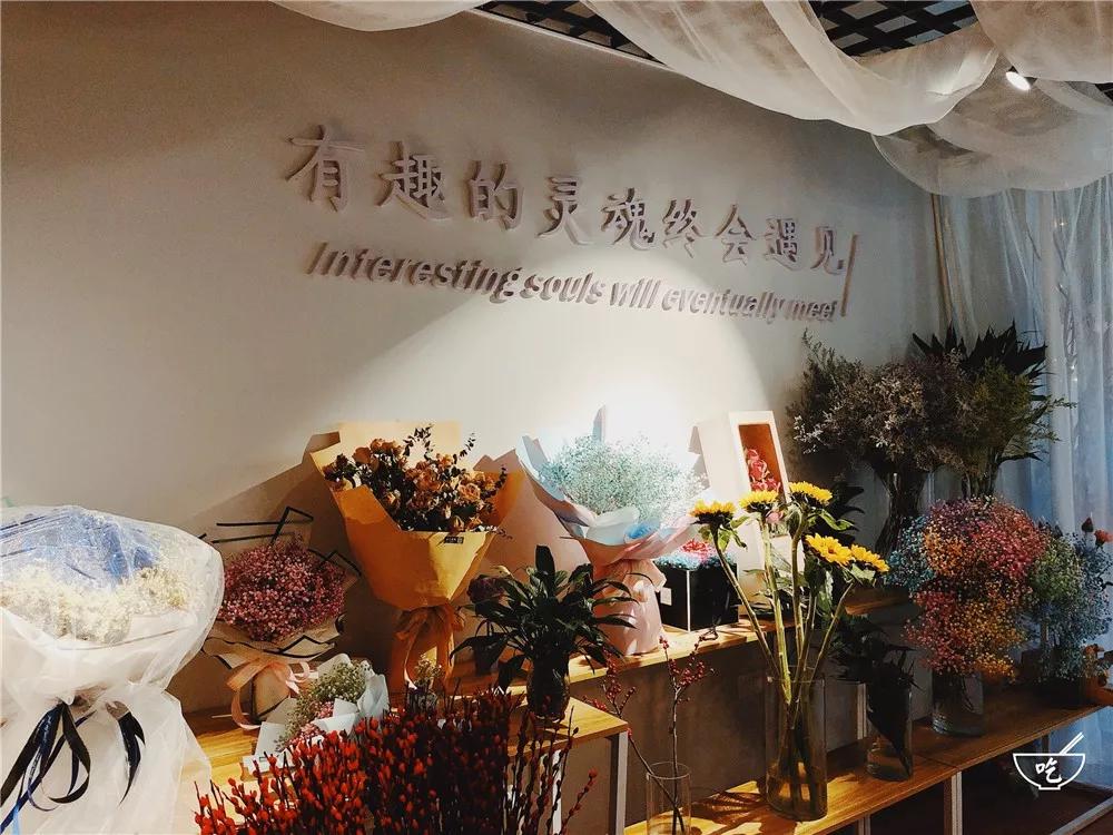 「十堰」这个85后男生开的甜品店，一口就被TA撩到！来了就赖着不想走