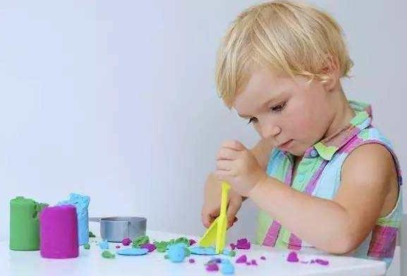 就放那别动，面对孩子强迫症怎么办？家长做好心理工作很重要