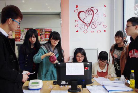 大学生找工作可以选择学校吗,大学生找工作该不该参加校招