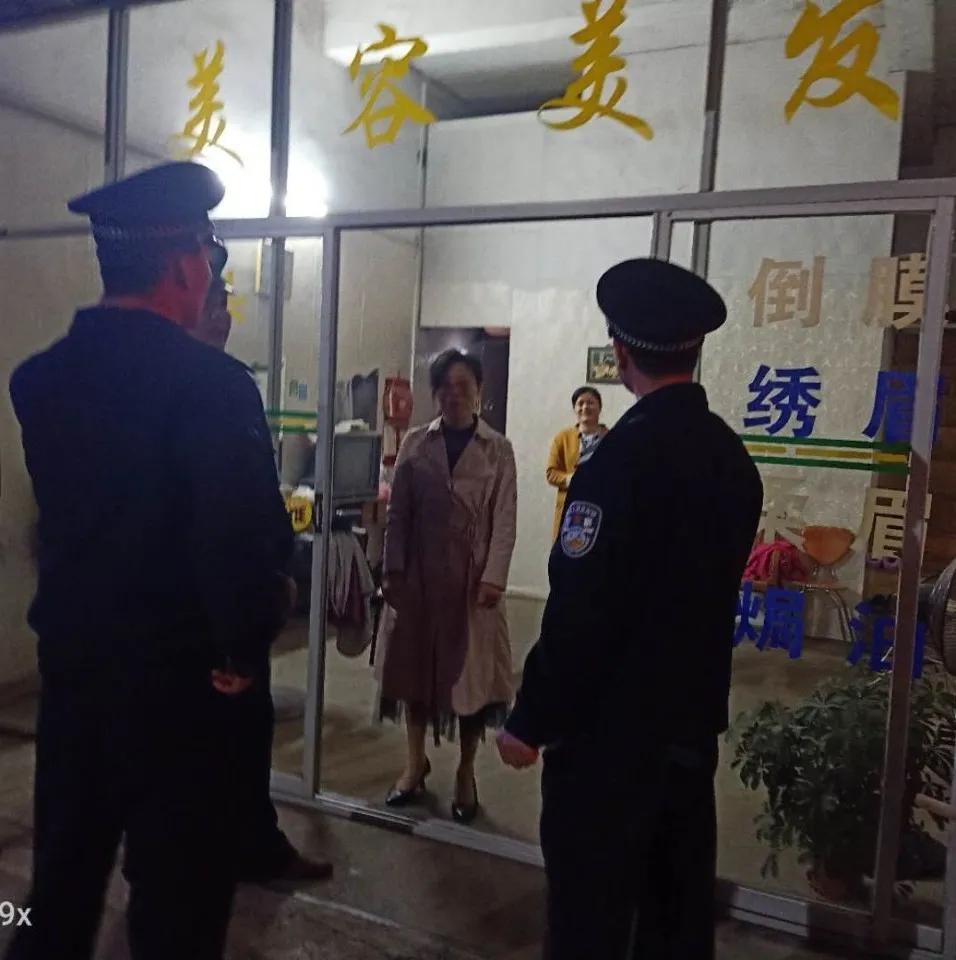 按摩店内“有乾坤”、摩的司机“兼职”介绍卖淫，查禁*赌黄**，瑞金公安在行动！