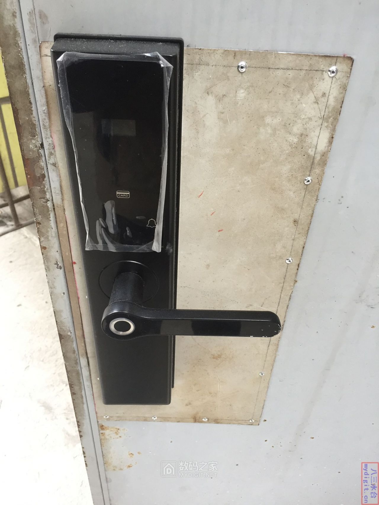 老式防盗门如何安装指纹锁,老防盗门指纹锁安装教程