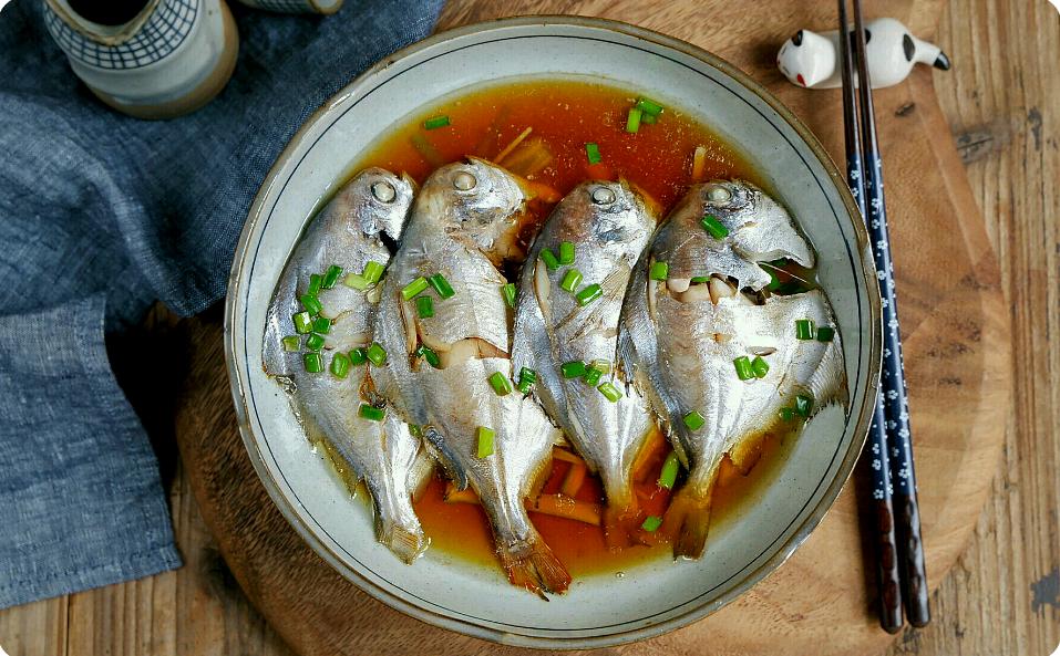 年夜饭中少不了这道葱油鲳鱼,年夜饭中少不了这道菜葱油鲳鱼