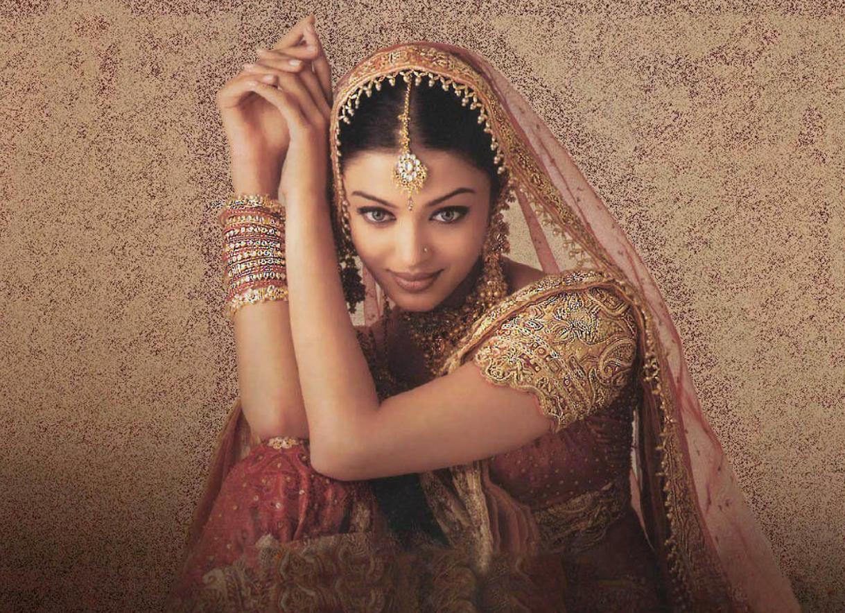 印度的无情：昔日印度“国花”艾西瓦娅，生完孩子胖成大妈被惨骂