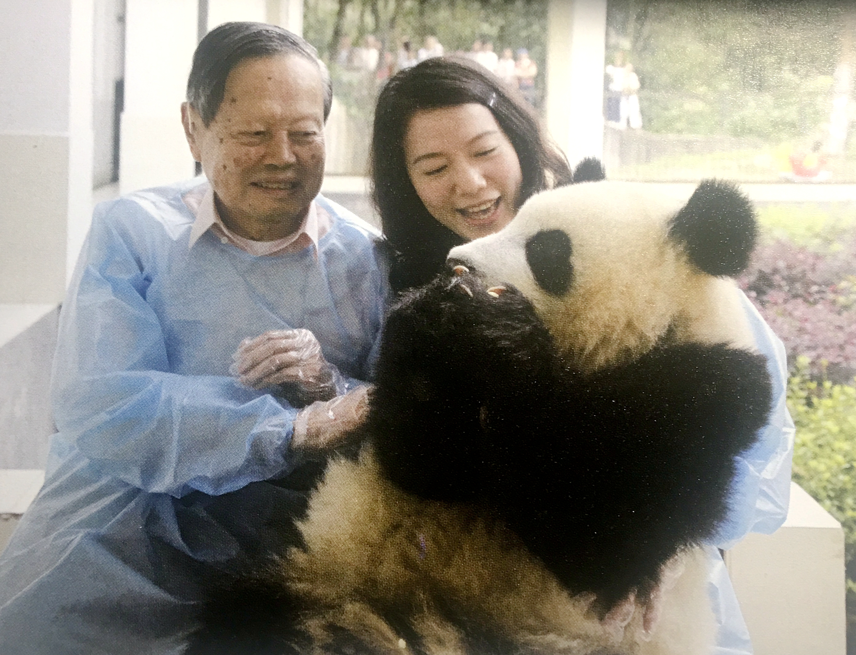 杨振宁和翁帆举行结婚典礼了吗,杨振宁与翁帆结婚时多大年龄