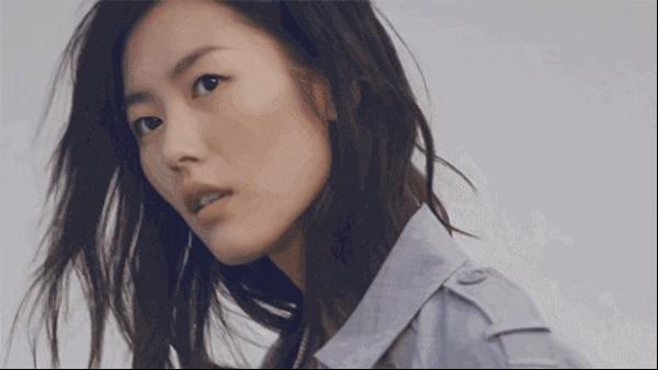 西装配潮流短裤,时尚气质小西装配皮短裤穿搭