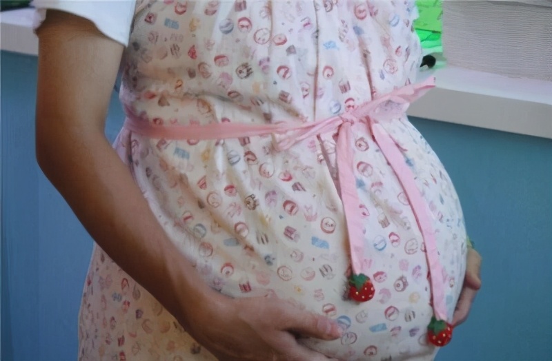 “我不喝牛奶”,产妇生孩子时闹笑话,只因听不懂“产房暗语”