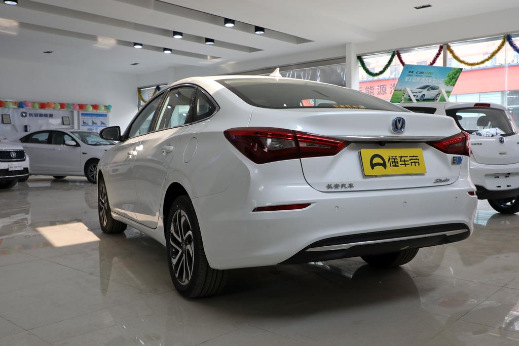 你愿意花十几万买个二手豪车吗,你愿意花几十万买一个车吗