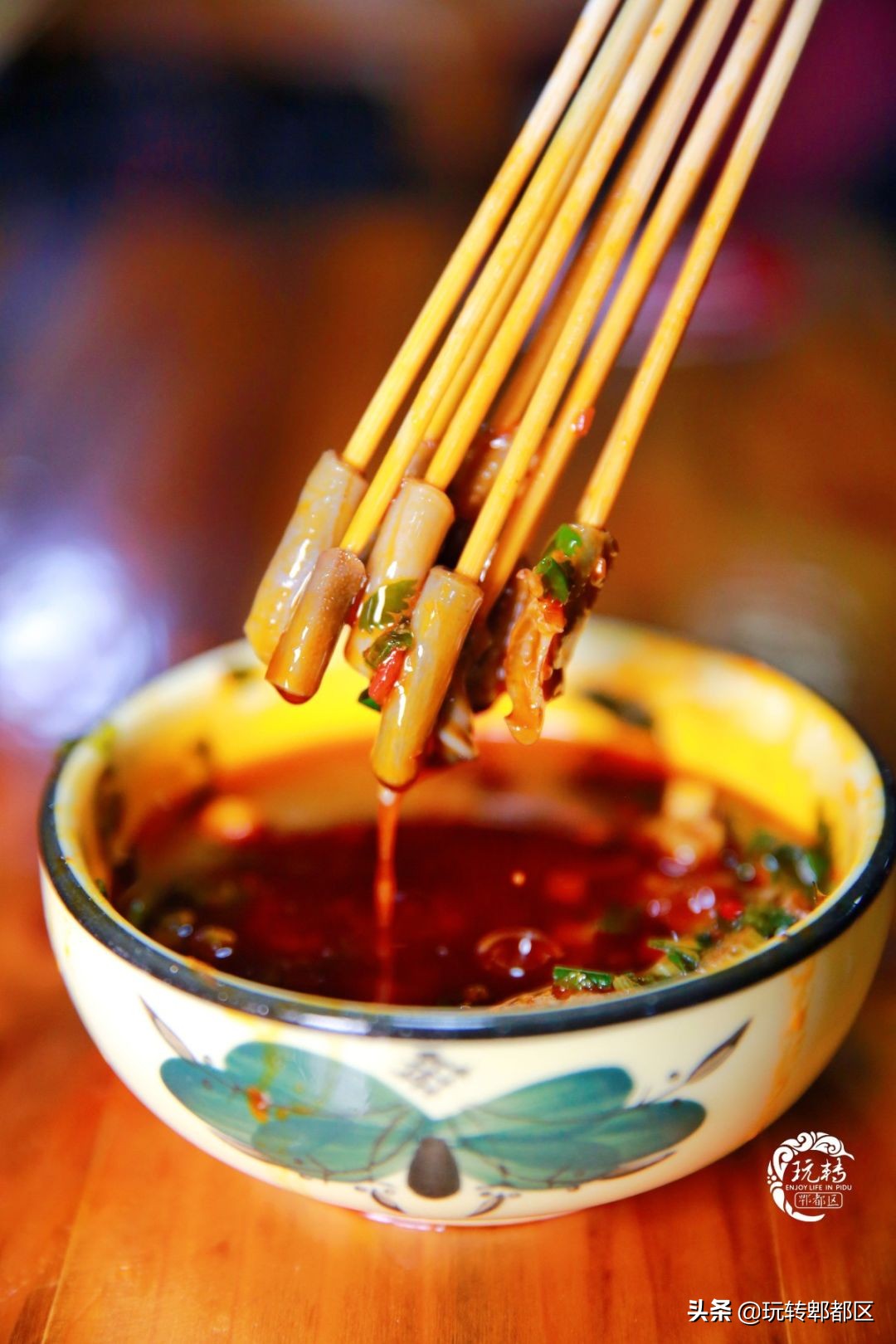 郫都西门新开砂锅串串，来“老屋头”，涮人情味儿