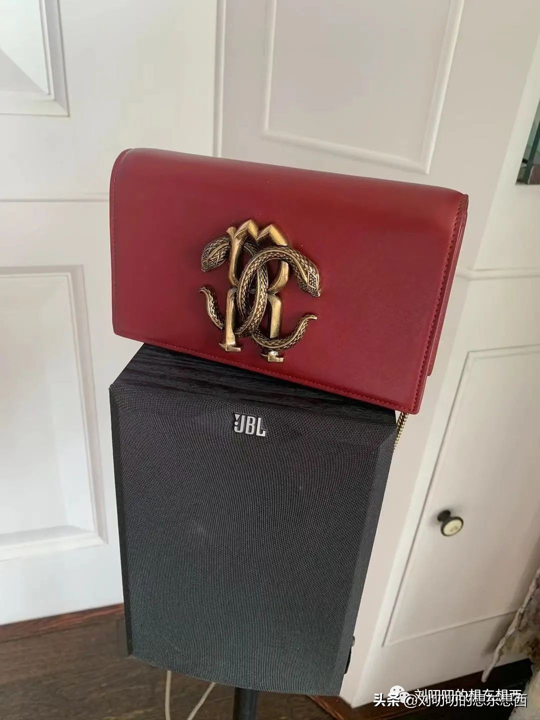 清新干净上装短款彩色,粉蓝复古穿搭