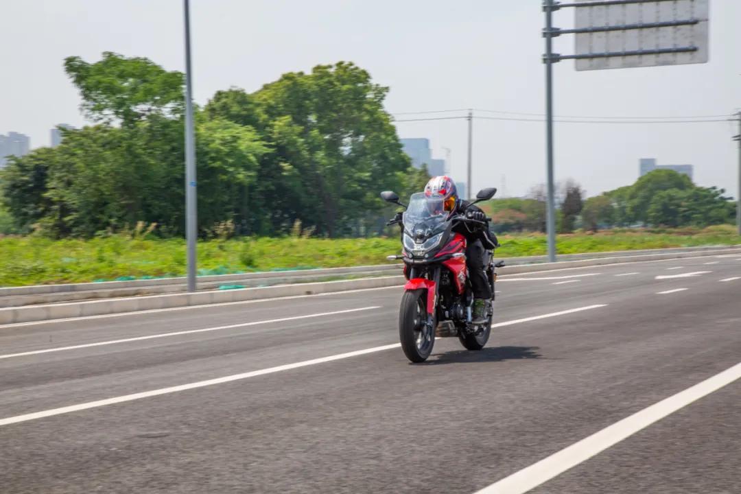 新大洲本田cbf190x骑行感受,本田拉力摩托车cbf190x