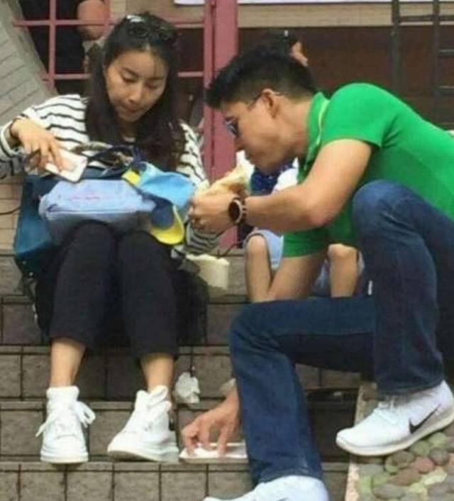 香港慈善晚宴郭晶晶,郭晶晶出席香港活动