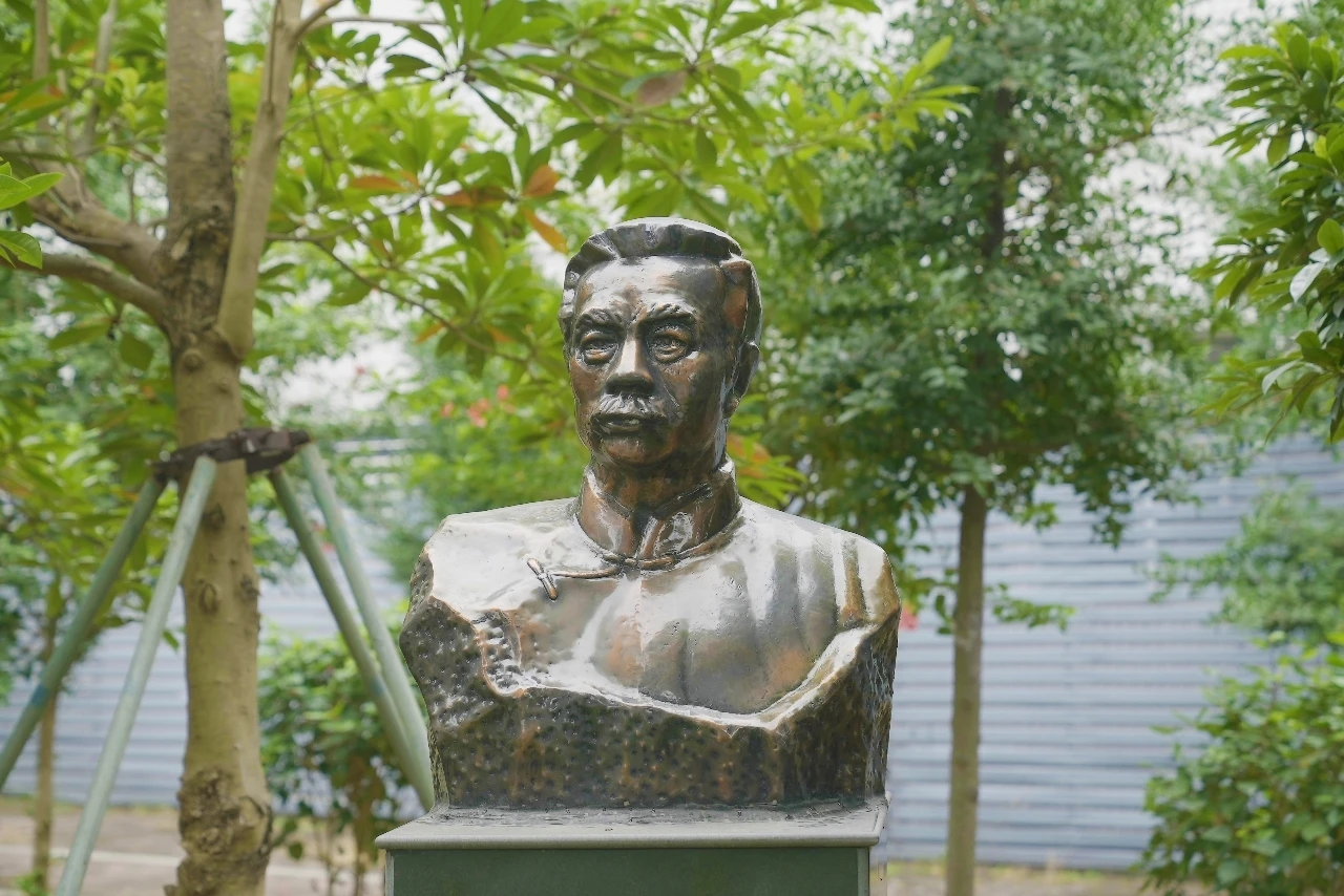 林贤治简介,林贤治生平