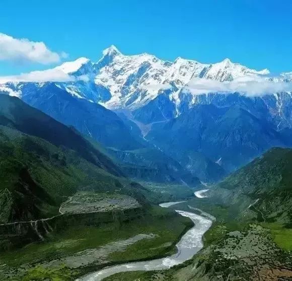 新疆喀什到巴基斯坦需要怎么过去,喀什通巴基斯坦公路