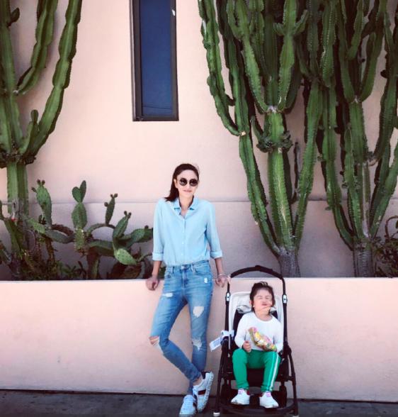 郑希怡女儿近照曝光,郑希怡女儿高级脸