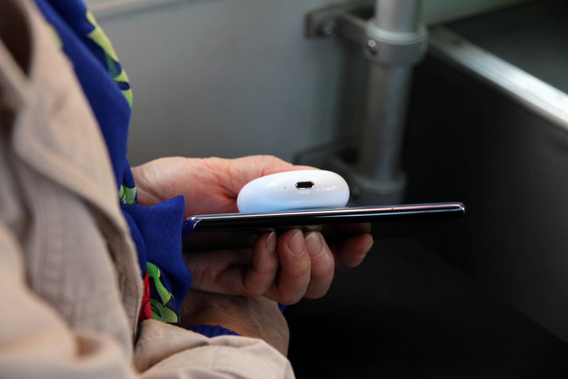 华为蓝牙耳机freebuds3值得买吗,华为新款耳机freebuds3新出的颜色