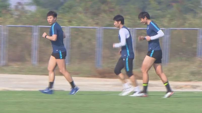 结束隔离,向球队报到!这样的“驰援”胜“引援”