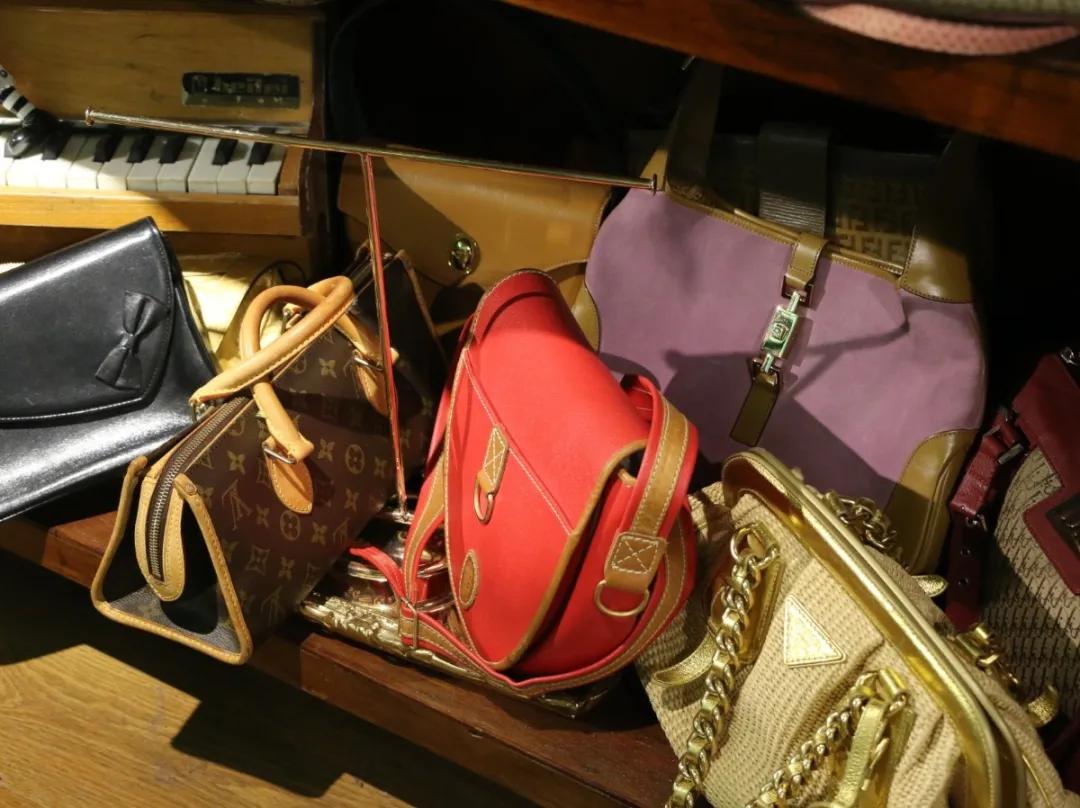 千元guccilv店,一万元买lv还是gucci