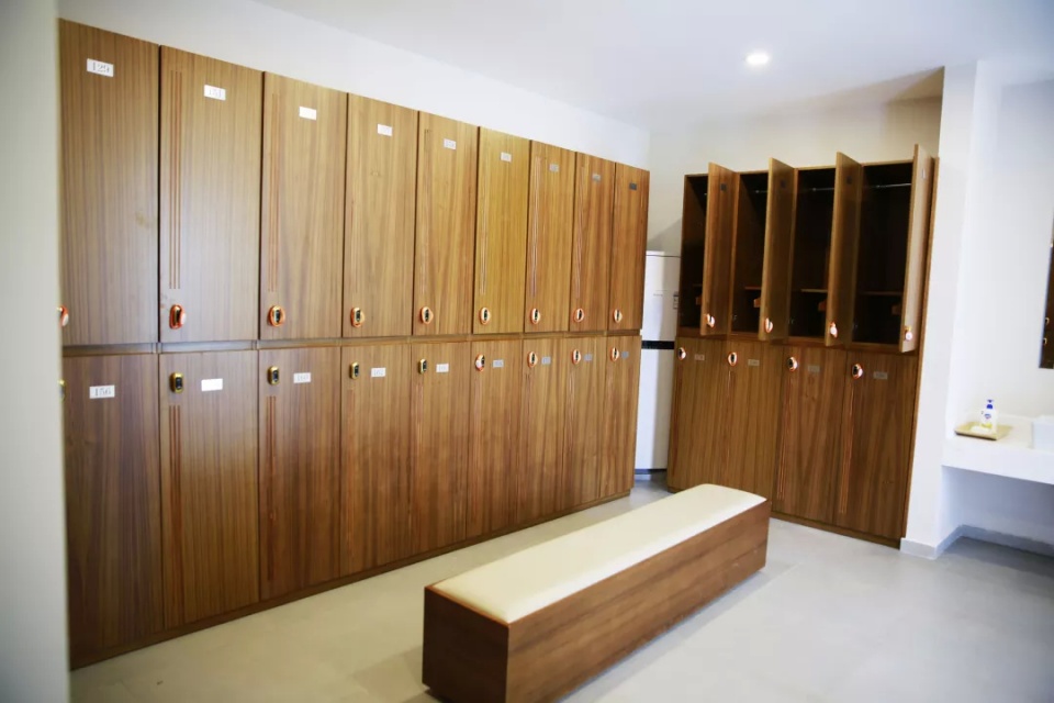 装修工装和家装,八大处装饰有限公司地址