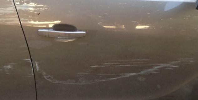 黄点渗入车漆怎么去除,车漆上密密麻麻的黄点