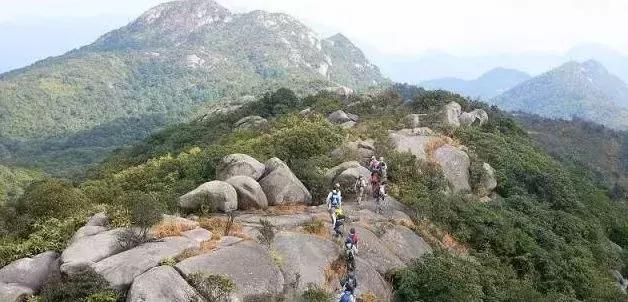 中国天堂般的6大徒步旅游胜地,广州最值得去徒步的山峰
