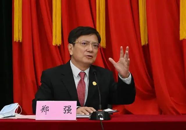 网红教授郑强卸任名校书记,最受欢迎的网红校长郑强履新职