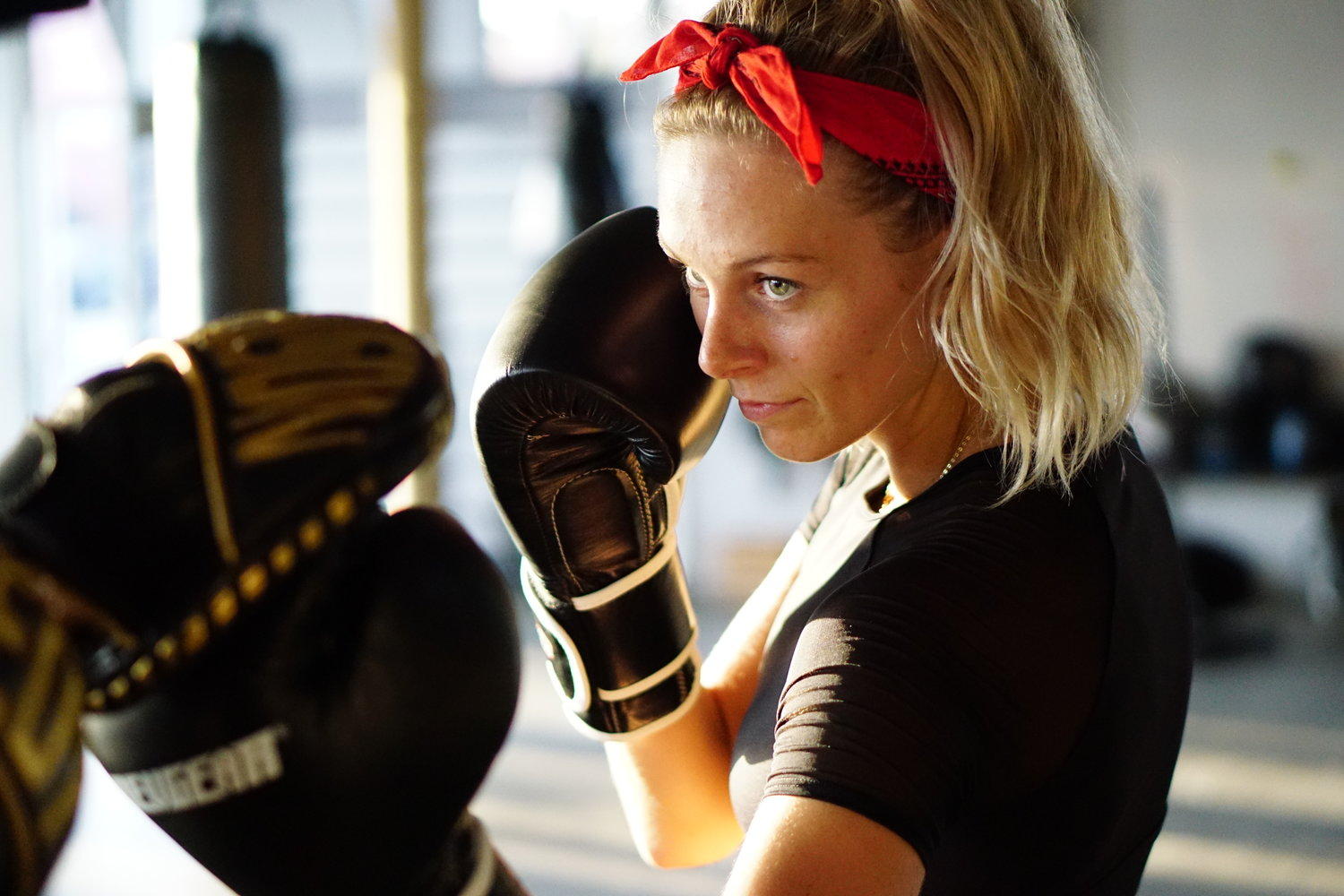 趋势|发带绑一绑,让新的一年从头开始美