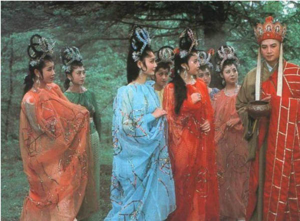 西游记盘丝洞多目怪,西游记盘丝洞出现的瀑布