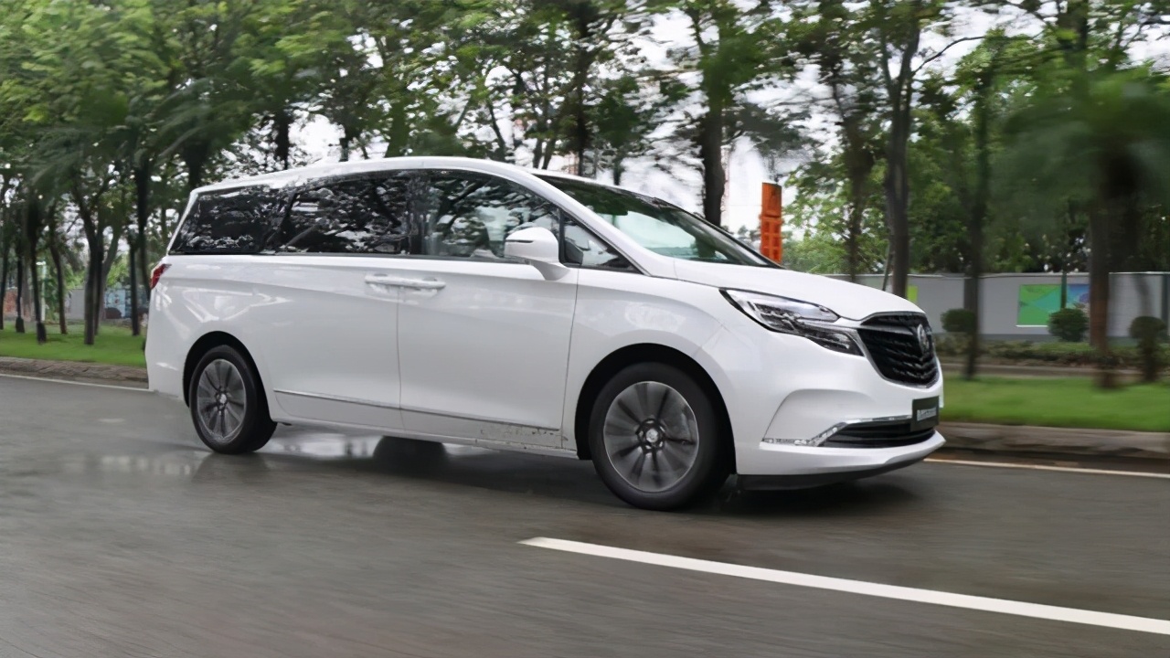 别克gl82022款es陆尊改装,别克gl8es陆尊653t豪华版