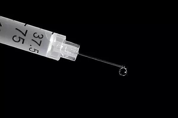 膝盖关节疼可以打封闭吗,老人膝盖疼得厉害可以打封闭吗