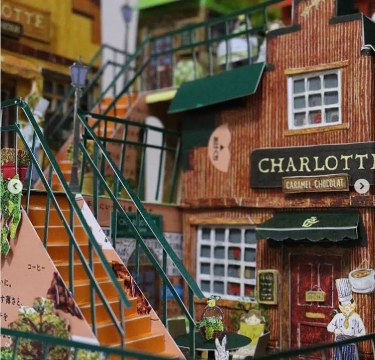 小哥用废纸盒惊艳27万人,跟他一比,我简直是手残