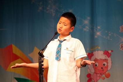 一年级英语演讲稿2分钟我爱英语,儿童英语演讲我的一天